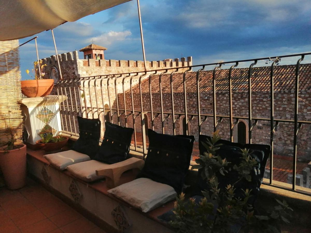 Aly Art Apartment Taormina Duomo, Gulf & Etna View Exterior photo
