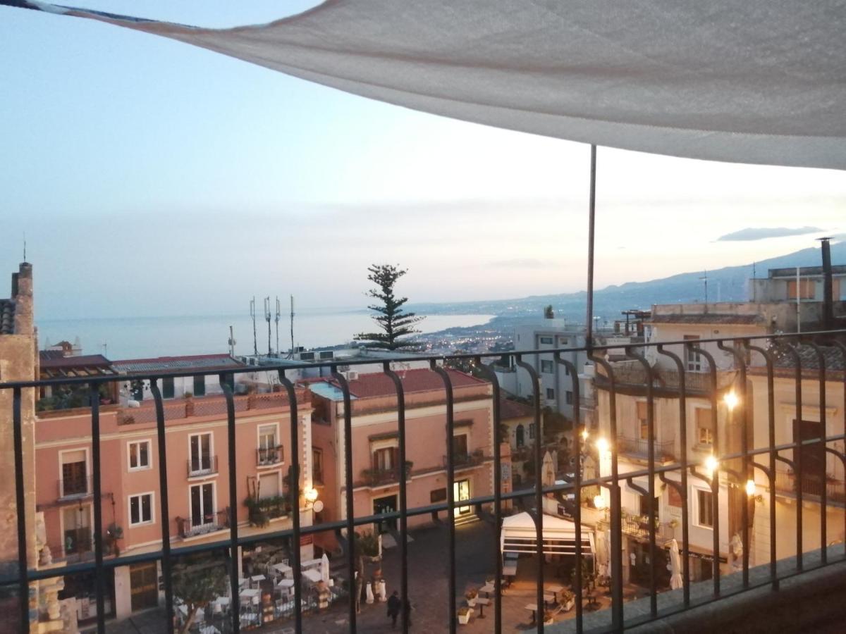 Aly Art Apartment Taormina Duomo, Gulf & Etna View Exterior photo