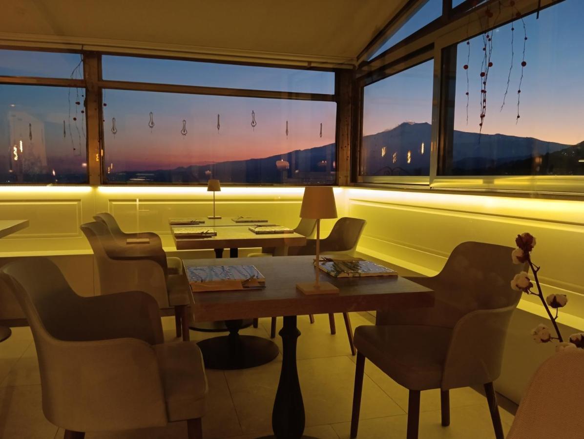 Aly Art Apartment Taormina Duomo, Gulf & Etna View Exterior photo